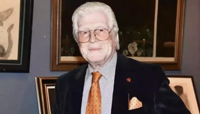 1950'li y�llar�n sonunda sinema kariyerine ad�m atan G�nay, �zellikle 1960'l� ve 1970'li y�llarda canland�rd��� romantik karakterlerle Ye�il�am'�n aranan oyuncular�ndan biri oldu. Yak���kl�l���n�n yan� s�ra beyefendi tav�rlar� ve setlerdeki disipliniyle tan�nan sanat��, uzun y�llar kamera kar��s�nda kald�.