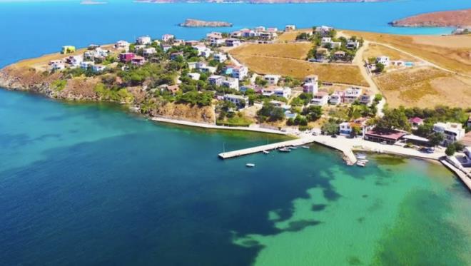 Son y�llarda Cunda, Bozcaada ve G�k�eada gibi pop�ler b�lgelere olan ilginin yan� s�ra, Marmara Denizi’nin ortas�nda sakl� kalm�� bir k��e olan Pa�aliman� Adas� adeta yeni bir seyahat ak�m�n�n merkezi haline geldi.