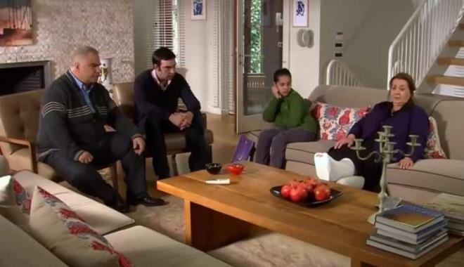2006-2010 y�llar� aras�nda yay�nlanan Yaprak D�k�m�’nde, Caner Kurtaran’�n ayr�lmas�n�n ard�ndan �evket rol�n� �stlenen Hasan K���k�etin’in 16 y�ll�k de�i�imi dikkat �ekti.&nbsp;