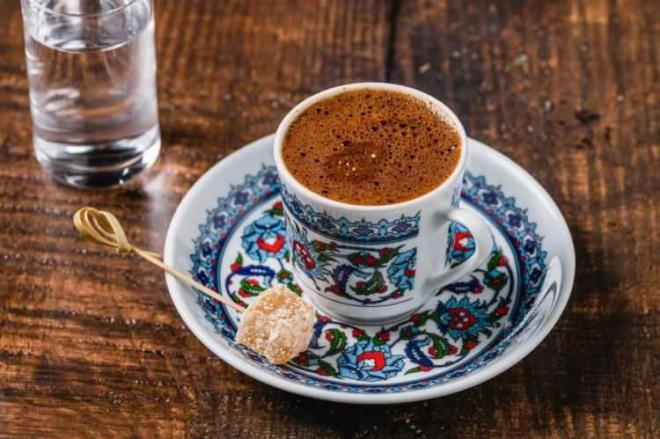 G�ne ba�laman�n en h�zl� yolu olan, koyu sohbetlerin vazge�ilmesi kahve bug�n bir�ok farkl� yap�l�� �ekli ile �e�itlendirildi.