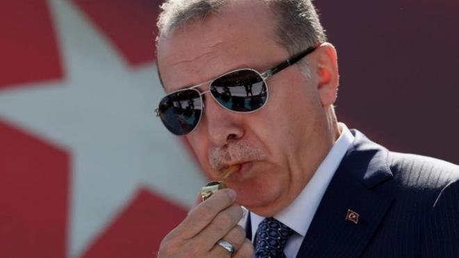 K�resel siyaset sahnesindeki liderlerin y�netim tarzlar�n� ve karakterlerini yans�tan lakaplar� g�n y�z�ne ��kt�. Merak uyand�ran listede, Cumhurba�kan� Recep Tayyip Erdo�an'�n ta��d��� iki farkl� lakap dikkat �ekti.