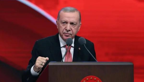 CUMHURBA�KANI ERDO�AN<br>RE�S - UZUN ADAM