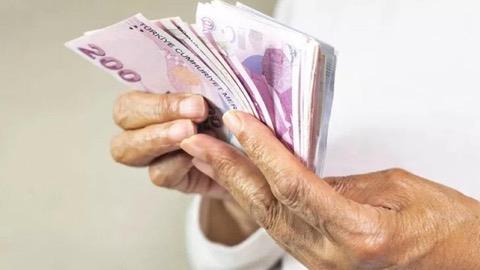 Milyonlarca emekli, Ocak 2027'de maa�lar�na yap�lacak zamm� bekliyor. Sosyal G�venlik Ba�uzman� �sa Karaka� konuyla ilgili �nemli a��klamalarda bulundu.