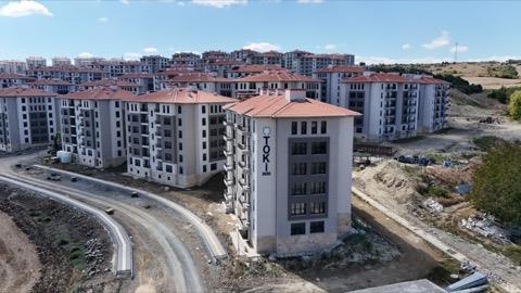 Peki, �stanbul TOK� kiral�k konut kuras� ne zaman �ekilecek? 1.071 kiral�k konut i�in kura tarihi a��kland� m�? Bakan Murat Kurum hangi tarihi i�aret etti? TOK� kiral�k konut kura sonu�lar� nas�l sorgulanacak, konutlar hangi il�elerde bulunuyor ve kira bedelleri ne kadar? ��te 30 Ekim 2026 itibar�yla �stanbul TOK� kiral�k sosyal konut projesindeki son geli�meler...