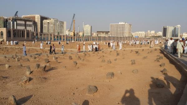 Peygamber Efendimiz sk sk Baki Mezarln ziyaret eder ve orada medfun bulunan m'minler iin dua ederdi.