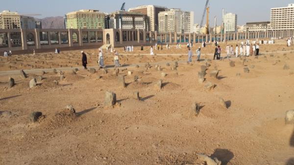 Cennetu'l Baki' Mezarl, Mescid-i Nebev'nin karsndadr ve topra, Efendimiz (s.a.)'in zevceleri, evldlari ve ashabn sekinlerinin mbarek, nurlu bedenlerine son mekn olmutur.