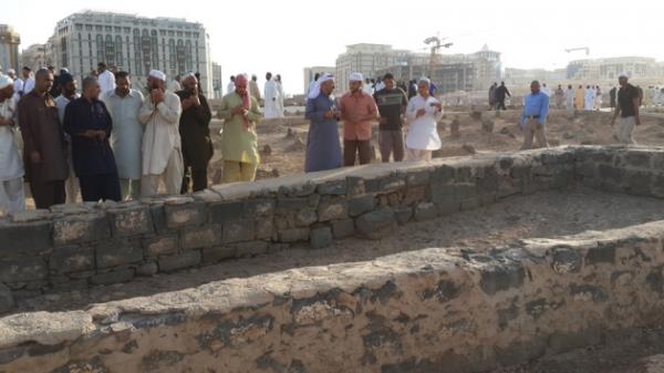 Ve daha nice ehidler, gaziler, sahabiler, veliler bu baki cennet kentinin sakinleri olarak bu kabristanlkta yer almaktadr.