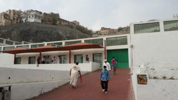 Mekke'ye hac ve umre ziyaretine gelen Mslmanlar kabristanl ziyaret ederek burada yatmakta olan Peygamber yaknlar iin dua etmektedir.