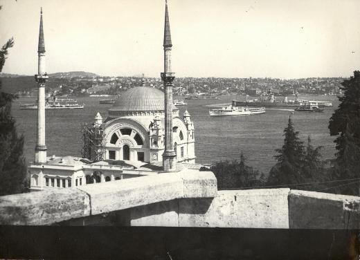 Arivlerden kan ve henz kprlerin yaplmad zaman boazn grnts...