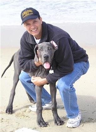 Guinness Rekorlar Kitabna gre dnyann en byk kpei olan Giant George (Dev Cor) hayatn kaybetti.