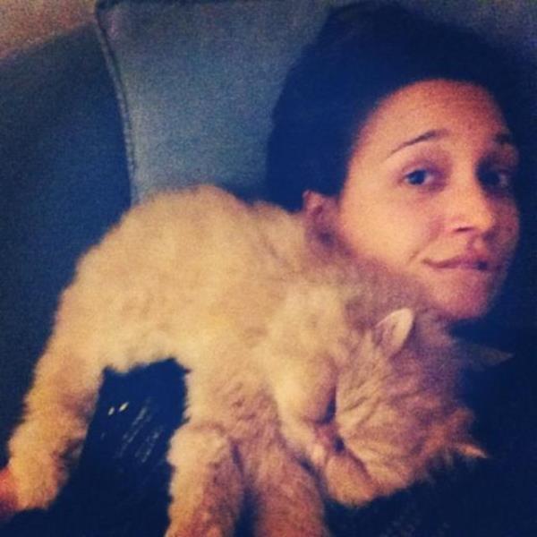 GUPSE ZAY Biri ona artk bydn ve boynuma girip uyumasnn mmkn olmadn syleyebilirim