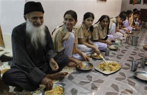 Pakistan'da yaayan Abdul Sattar Edhi, bir dilenci.