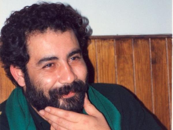 VE ZGN MZN YARATICISI AHMET KAYA, HANG R BESTELESE, HANG ARKIYI SESLENDRSE, HANG ALBM IKARSA, SATI REKORLARI KIRDI...