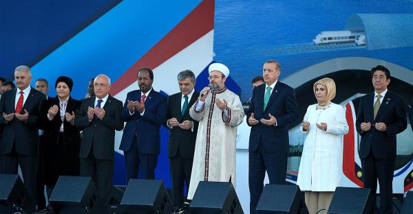 <P>Japon Babakan Shinzo Abe'nin yaplan duaya el amas ise Arap dnyasnn en ok konuulan konularndan biri oldu.</P>