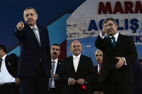 <P><B><B>Erdoan muhteem bir lider</B></B></P>  <P>Romanya Babakan Victor Ponta al trninde konutu. Ponta "Trkiye'ye hayranlm dile getirmek istiyorum ve sizin muhteem bir lideriniz var. Recep Tayyip Erdoan muhteem bir lider" dedi.</P>