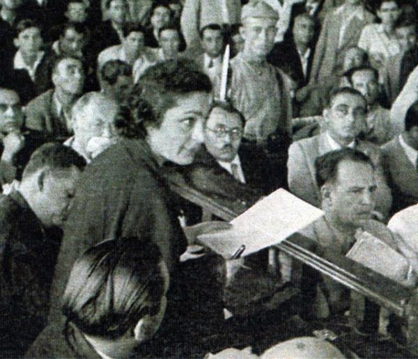 <p>Trkiye'de mesleklerine gre ilk kadnlar listesi</p>    <b>lk kadn avukat: Sreyya Aaolu</b>