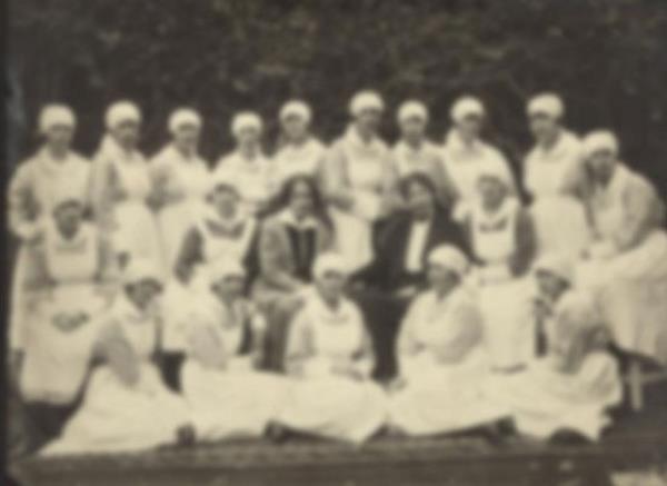 lk kadn hemire: Esma Deniz