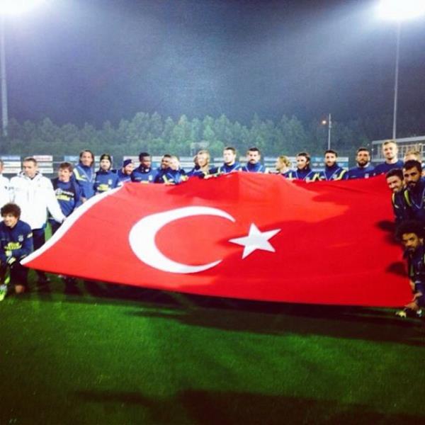 <b>VOLKAN DEMREL</b> NE MUTLU TRKM DYENE...