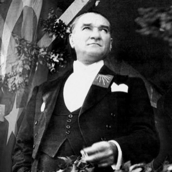 <b>IRMAK NAL</b> Cumhuriyet Bayrammz kutlu olsun! Ne mutlu Trkm diyene....