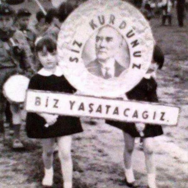 <b>YEKTA KURTULU</b> Biz yaatacaz.