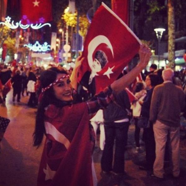 <b>MERVE OFLAZ</b> Atam zindeyiz...