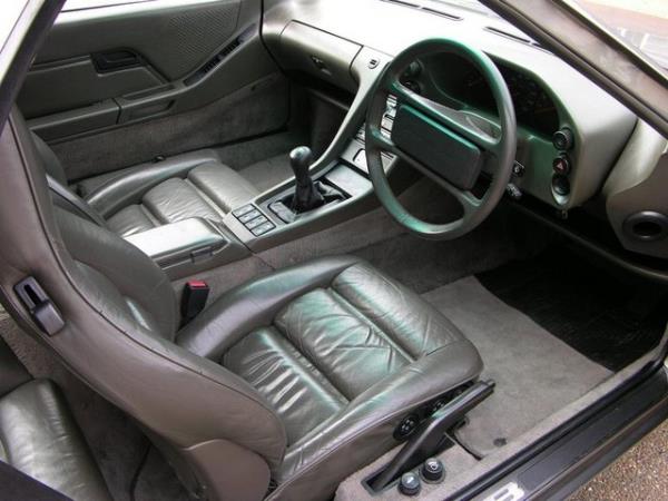 Porsche 928