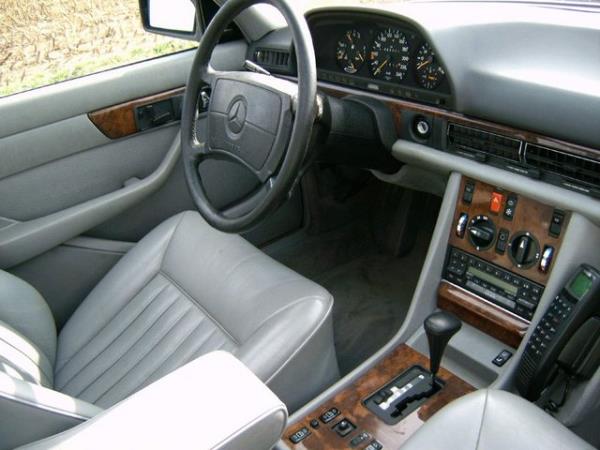 Mercedes-Benz S-Class W126