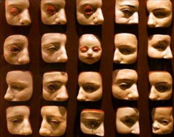 <p><b>Mutter Mzesi ABD:</b></p>   Geni kafatas koleksiyonu ile nl, doktorlar anotomi ve anormal durumlar konusunda eitmek iin kurulmu bir mze. Burada; gmld yerde sabuna dnen bir kadn cesedi, 2 kafal bir ocuk iskeleti gibi korkun eyler grebilirsiniz. Hep derim zaten doktorlar ayr bir varlk.