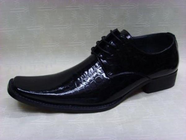 Sivri burunlu ayakkab