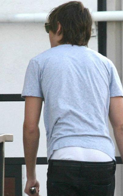 Dk bel pantolon ve pantolondan grnen amar