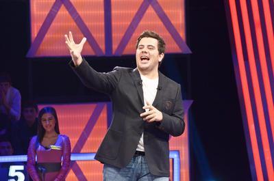 <p><b>HRET OLUNCA TEKNEYE BNMEM LAZIM DEDM</b></p>    <p><b> Tatillerinde ne yaparsn?</b></p>     Tatilde daha ok yoruluyorum... Tatile gidiyorum; kotur, elen, co... Diyorum tatilden sonra bana iki hafta tatil lazm diye... Fakat ilk defa bu sene tekne tatili yaptm.