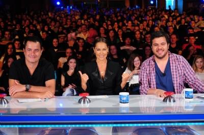 <p><b> Birbirinizi terbiye ediyorsunuz...</b></p>  - Aynen yle.