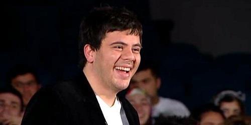 <p><b>Nasl tantnz?</b></p>  Renda Gner nemli bir menajermi, sylemilerdi. Gittim ofisinin kapsn aldm. Kapy Sinem at, "Randevunuz var m?" diye sordu. Tabii "Yok" dedim.