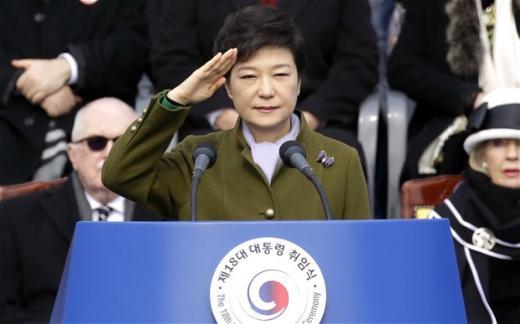 <p><b>52.Geun-hye Park, </b></p>  Gney Kore Devlet Bakan