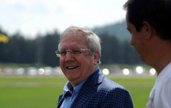 <p><b>1 TEMMUZ 2001 SEM </b></p>  Aziz Yldrm, Uur Dndar, Vedat Olcay, Atilla Kyat, Hamdi Akn, Nihat zdemir, Osman Yaln, Murat zaydnl, Mahmut Uslu, Zeynep Sabanc, Ali Raif Dinkk, Nihat zba, Mithat Yenign, Sadettin Saran, Alaeddin (Ali) Yldrm.   <p><b>Yedek yeler:</b> Mehmet Karasu, Burak Karabacak, lhan Yksel Ekiolu, Ik Eyigngr, Rahmi Eybolu, Ozan Ayan, nal Uzun.</p>