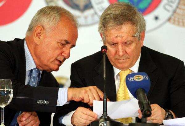 Aziz Yldrm'n grev yapt son ynetim kurulunda yer alan yedek ye nal Uzun, 13-14 Haziran 1998'de ilk kez kendi oluturduu ynetim kurulunda yer alp bugne kadar Yldrm' hi yalnz brakmad.