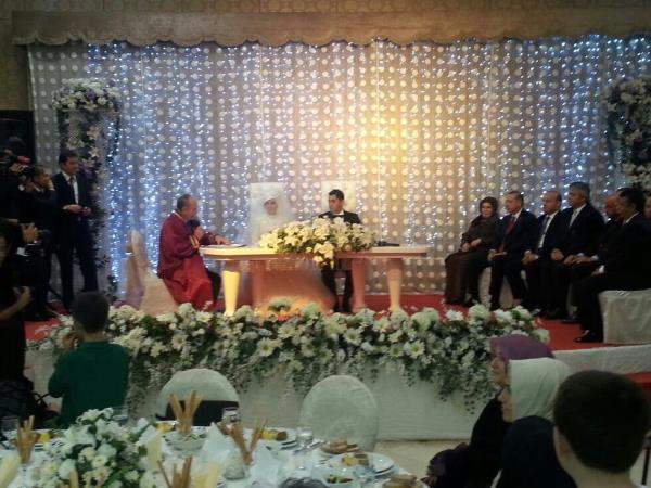 Babakan Erdoan bir baka nikaha daha katld. O nikah Babakan Erdoan'n yeeni Hilal Erdoan'n nikahyd.