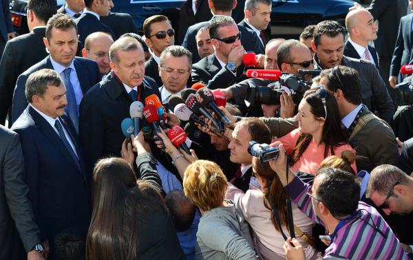 Babakan Erdoan, cami knda basn mensuplarnn gndeme ilikin sorularn cevaplandrd.