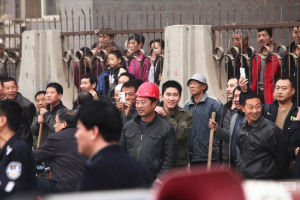 in'de 60 kii sahipsiz bir kpei ldrmek iin byle seferber oldu.