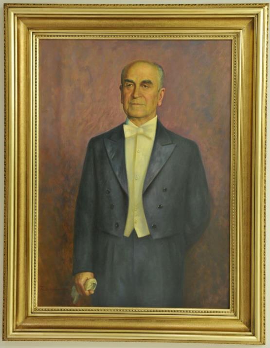 29 Ekim Cumhuriyet Bayram'ndan itibaren Kk'n eref Kaps'nn arkasndaki koridorda sergilenmeye baland. Koridorda 5. Cumhurbakan Cevdet Sunay'n da yal boya tablosu bulunuyor.