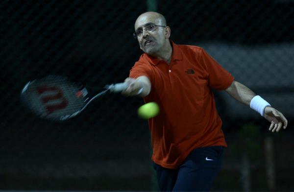 Bakan imek, oyunla ilgili bir iddiann sz konusu olup olmadnn sorulmas zerine de "ddia yok. Sadece ama stres atmak ve terlemekti" dedi.