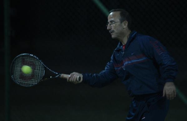 Milletvekili Vahit Kiler de mala ilgili olarak, "Biz daha bir set oynadk. O da ezilmeden yenildik" ifadesini kulland.