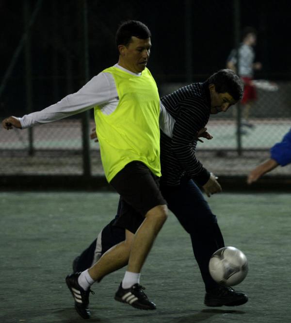 AK Parti Kzlcahamam 21. stiare ve Deerlendirme Toplants'nn ilk gnnde youn bir program geiren bakan ve milletvekillerinden bazlar, akam saatlerinde spor yapt.