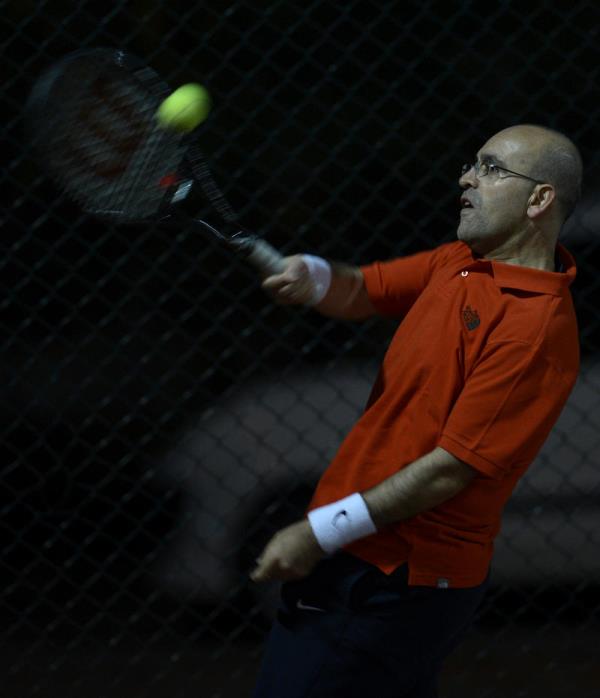 Bir gazetecinin de geen kamp dneminde ei Esra imek'in de tenis manda bulunduunu anmsatmas zerine, Bakan imek, einin hamilelik durumundan dolay mata yer almadn syledi. imek, doumun ne zaman olacann sorulmas zerine de "ubat ba" dedi. Heyacan olup olmad ynndeki soruyu da yantlayan imek, "Olmaz m, tabii. kiz olunca biraz erken riski her zaman iin var. Ama u ana kadar ok kr her ey yolunda gidiyor" diye konutu.