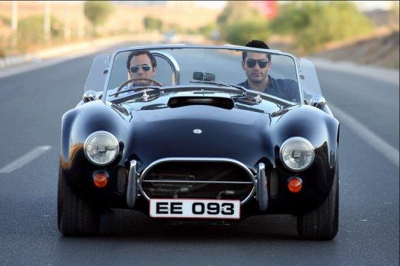 <P>Bununla yetinmeyen Kenan mirzalolu, bir de vatandaa evinin ihtiyalarn karlama sz verdi</P>