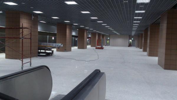 <p><b>5. Marmaray sayesinde ka� dakikada, nereye ula��m sa�lanacak?</b></p>   Gebze-Halkal� aras� 105, Bostanc�- Bak�rk�y aras� 37, S���tl��e�me-Yenikap� aras� 12 ve �sk�dar-Sirkeci aras� 4 dakika olacak. Yetkililer, mevcut durumda Gebze ve Halkal� aras�n�n 185 dakika s�rd���n�, Marmaray'la bu s�renin yar� yar�ya indi�ini s�yl�yor.