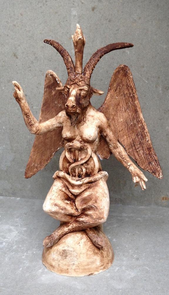 Ancak tapnaklar ile masonlar arasnda hep sk fk bir ba kurulur ya? te bu izim nedeniyle antimasonik cephede hemen bu figr "Masonlarn tanrs"nn resmi biimine getirili vermitir.