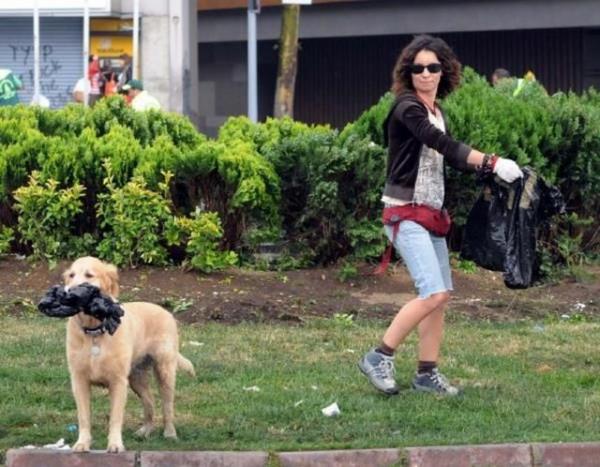 Olaylarn durulmasnn ardndan bir grup eylemci ve belediye ekipleri, Taksim'de temizlik seferberlii balatt.