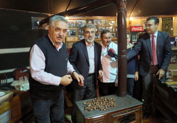 Sabah saatlerinde ise Bakan imek ile Bakan Erolu sabah sporu yapt. Her iki bakan da tenis kortunda yaklak bir saat tenis oynadktan sonra istiare toplantsna geti.