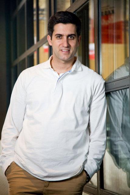 Babas Mustafa Alabora ile birlikte ile`de kfteci salonu at.